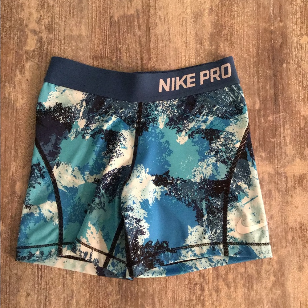Size medium Nike pros